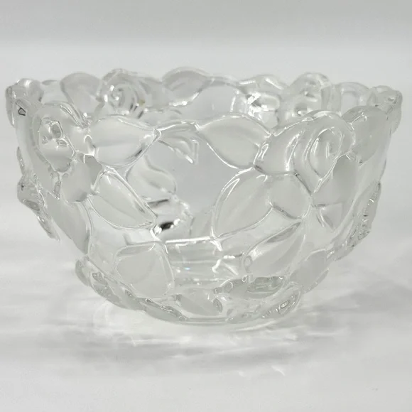 Vintage Mikasa Bella Rose 3D Crystal Bowl - Picture 5 of 9